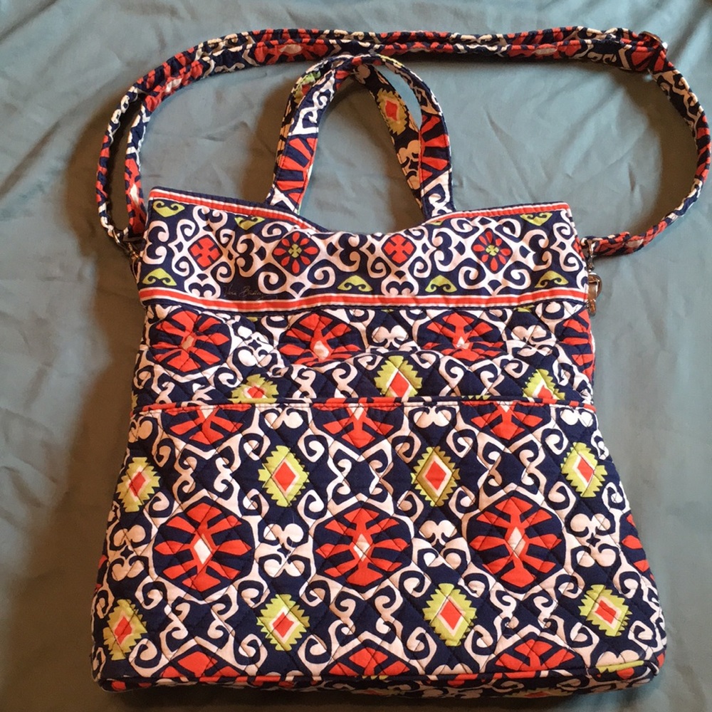Pretty vintage Vera Bradley shoulder purse!
